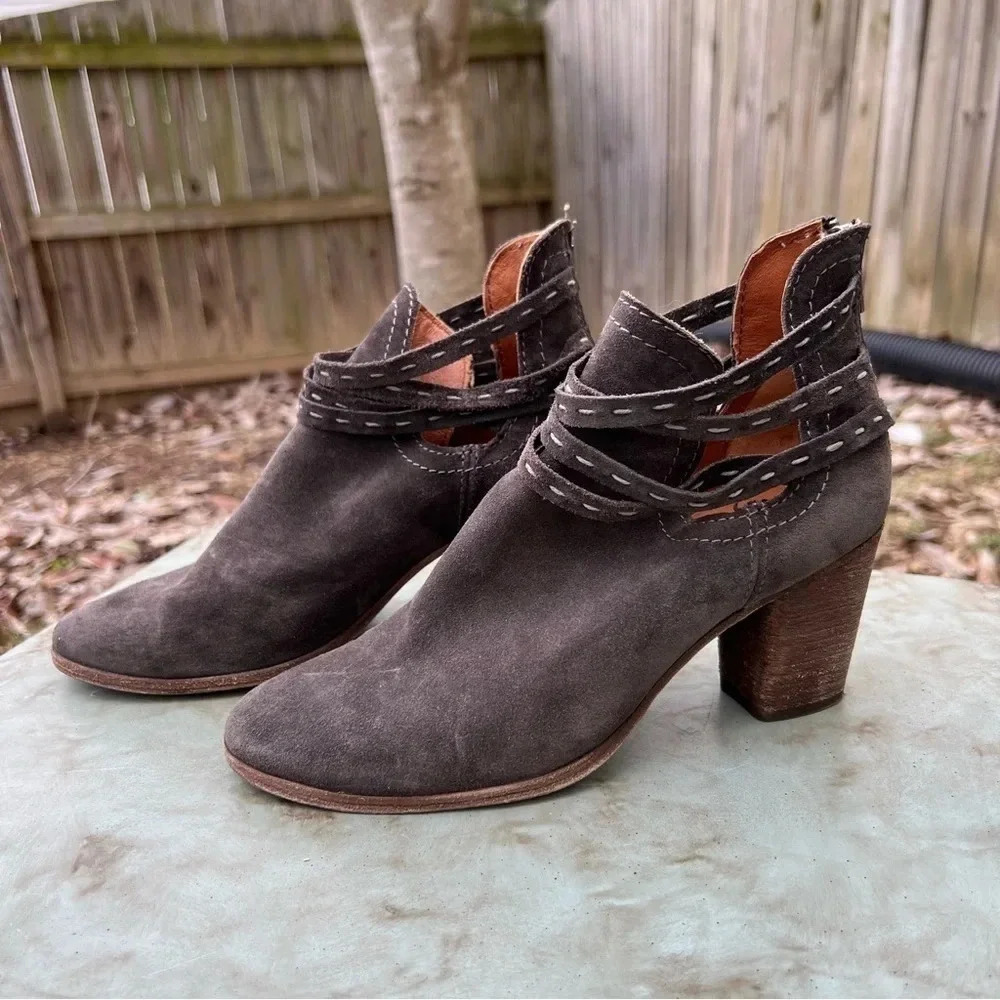 FRYE women's suede ankle heeled boots Sz 7.5